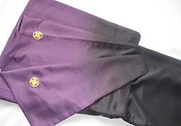 成人式宅配レンタル紋付 スタイリッシュな紫黒ぼかし紋付羽織袴生地のアップ
